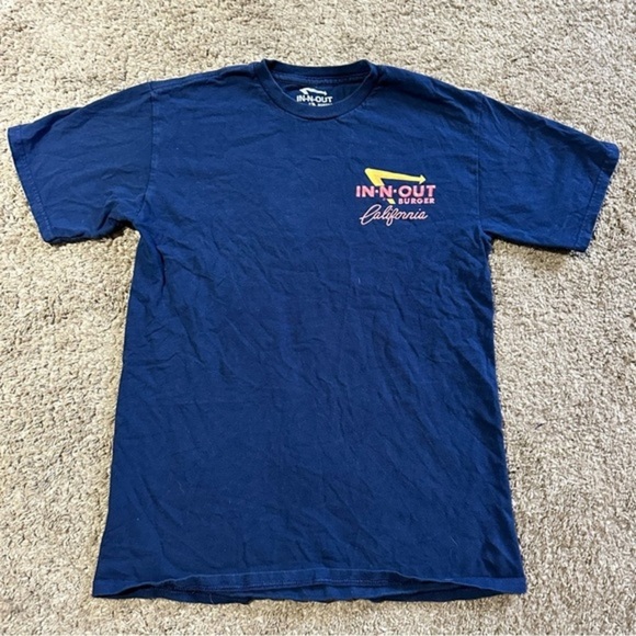 IN-N-OUT burger tshirt size small uw - Picture 2 of 5